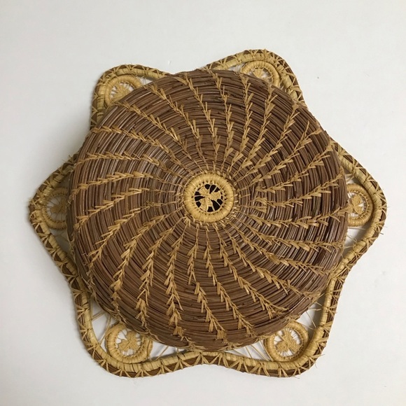 Folk Art Hand Woven Pine Needle Basket Master Weaver Intricate 10x3” Vintage USA - Picture 2 of 13